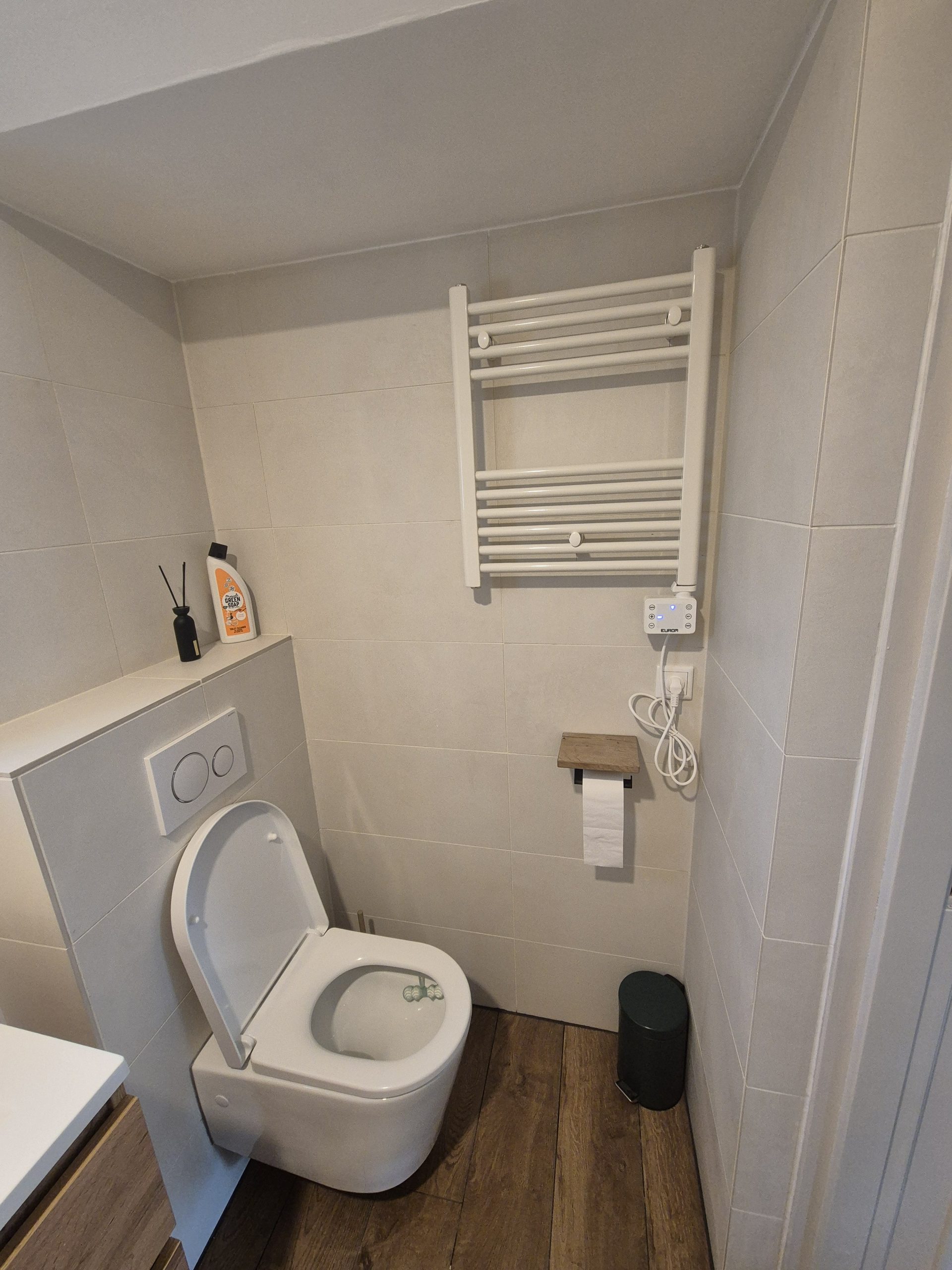 1000042619 Tuinhuis B&B Helene Hoeve Toilet Badkamer